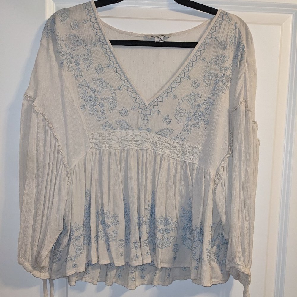 American Eagle White Tie-Sleeve V-Neck Flowy Top with Lace Accents. Size L.